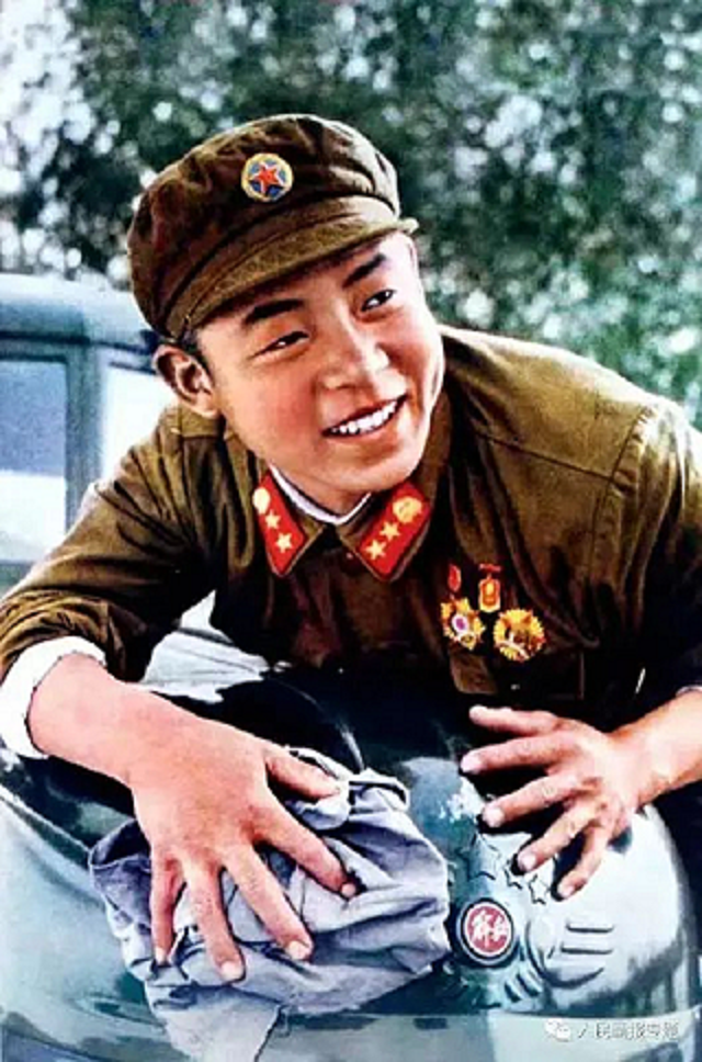 傳承雷鋒精神 爭做時(shí)代先鋒