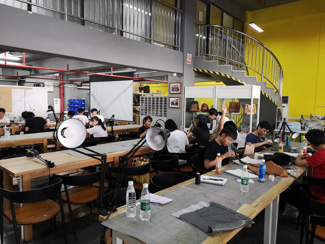信息系2019年赴深圳技師學院交流學習總結匯報-9.jpg